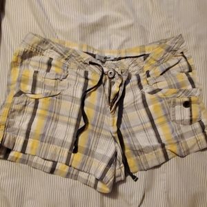 $5/25 Yellow grey plaid shorts